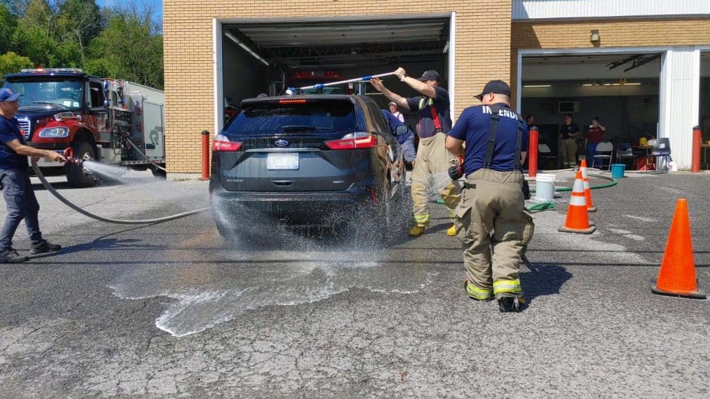 Lave-autos des Super Héros avec les pompiers de La Pêche 2 lave auto 27 aout 2023 01