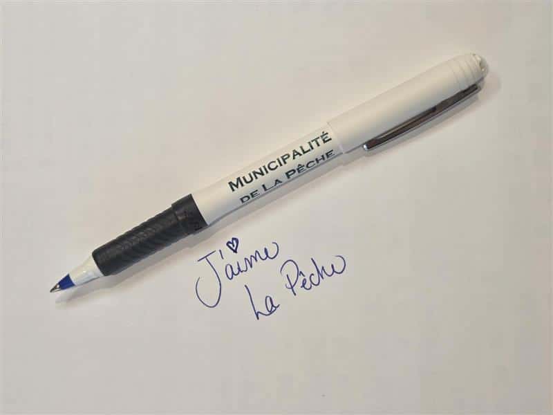 Stylo blanc 2 stylo bic lp 01
